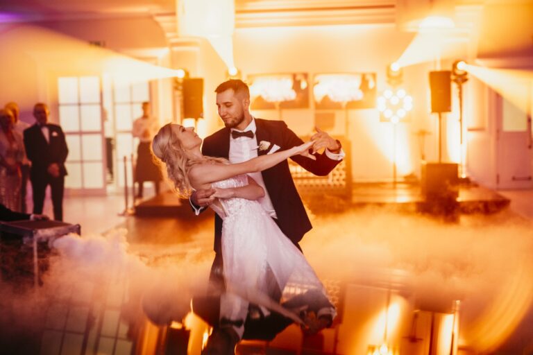 Taniec w chmurach - pierwszy taniec młodej pary